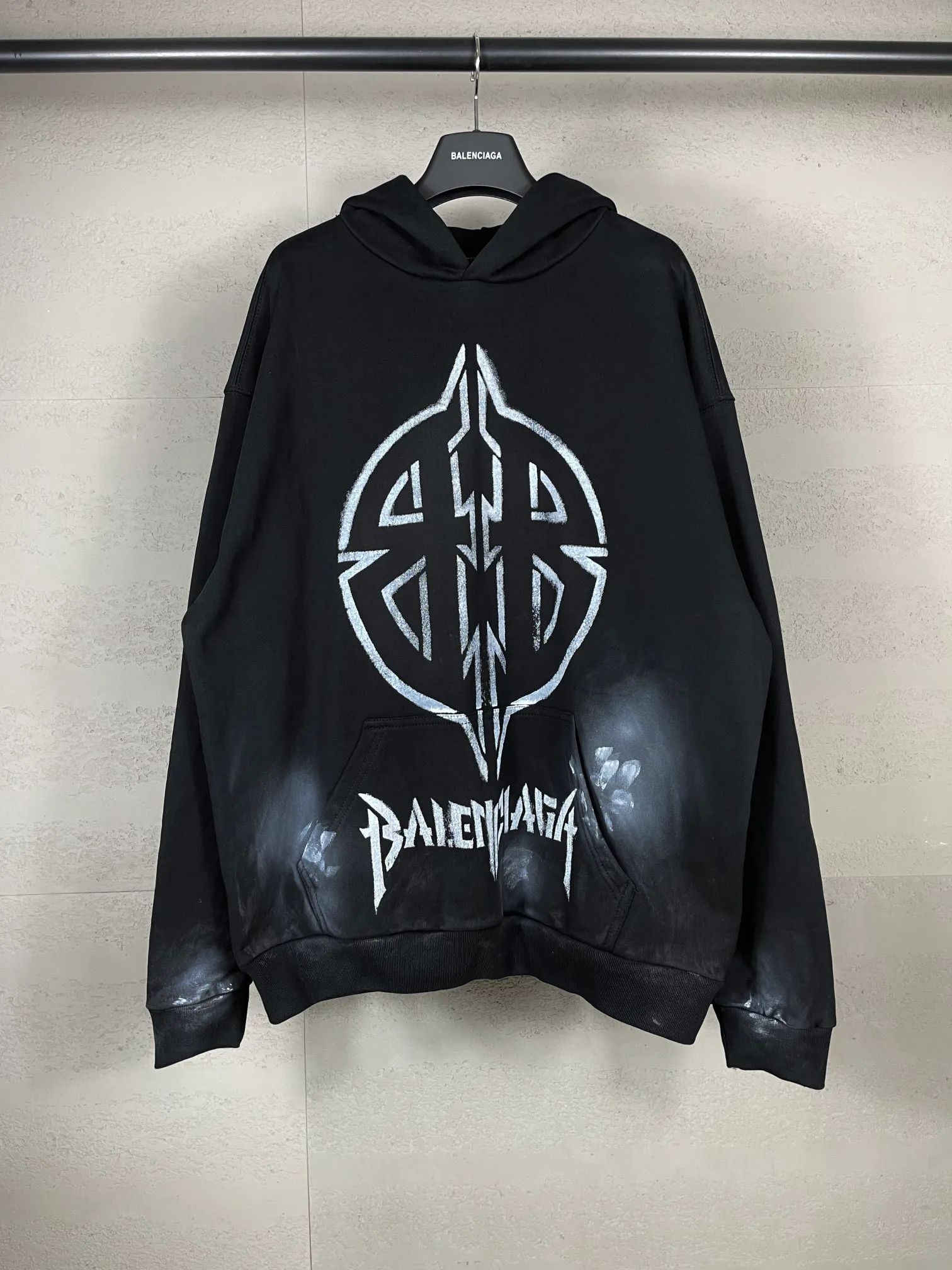 【 . Quality】BALENCI*GA/ .24SS B . ， Y ， 。 . Authentic ， ！ ZP 。 460 ， . ， ，。 。 ， ， 。 。 OS . Same Style ：BL 238936 ：Black Size：XS S M L